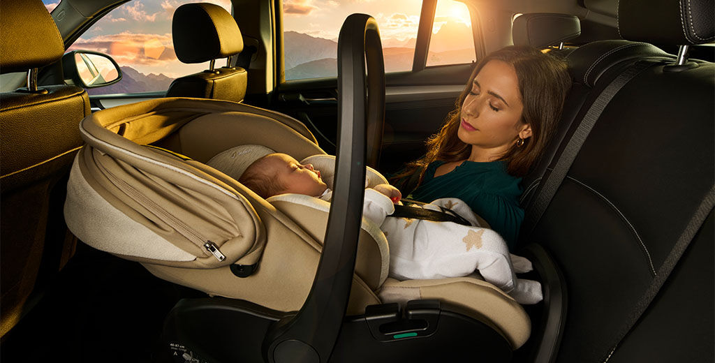https://www.chicco.ch/dw/image/v2/BJJJ_PRD/on/demandware.static/-/Sites-Chicco-Switzerland-Library/default/dw16eeb85a/site/09-Landing Prodotto/HG/In Auto e A Passeggio/First seat recliner/087100_450_240626_00-1024x520px.jpg